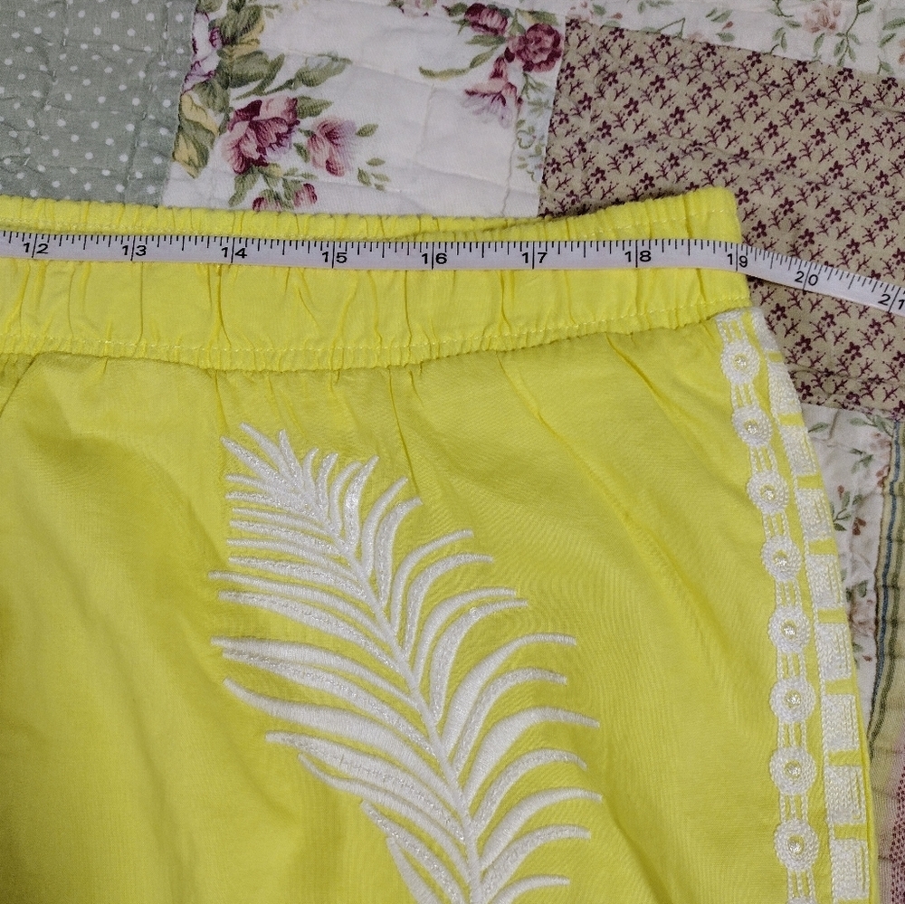 Lilly Pulitzer Katia‎ Embroidered Short Watch Hill Yellow - Picture 12 of 14